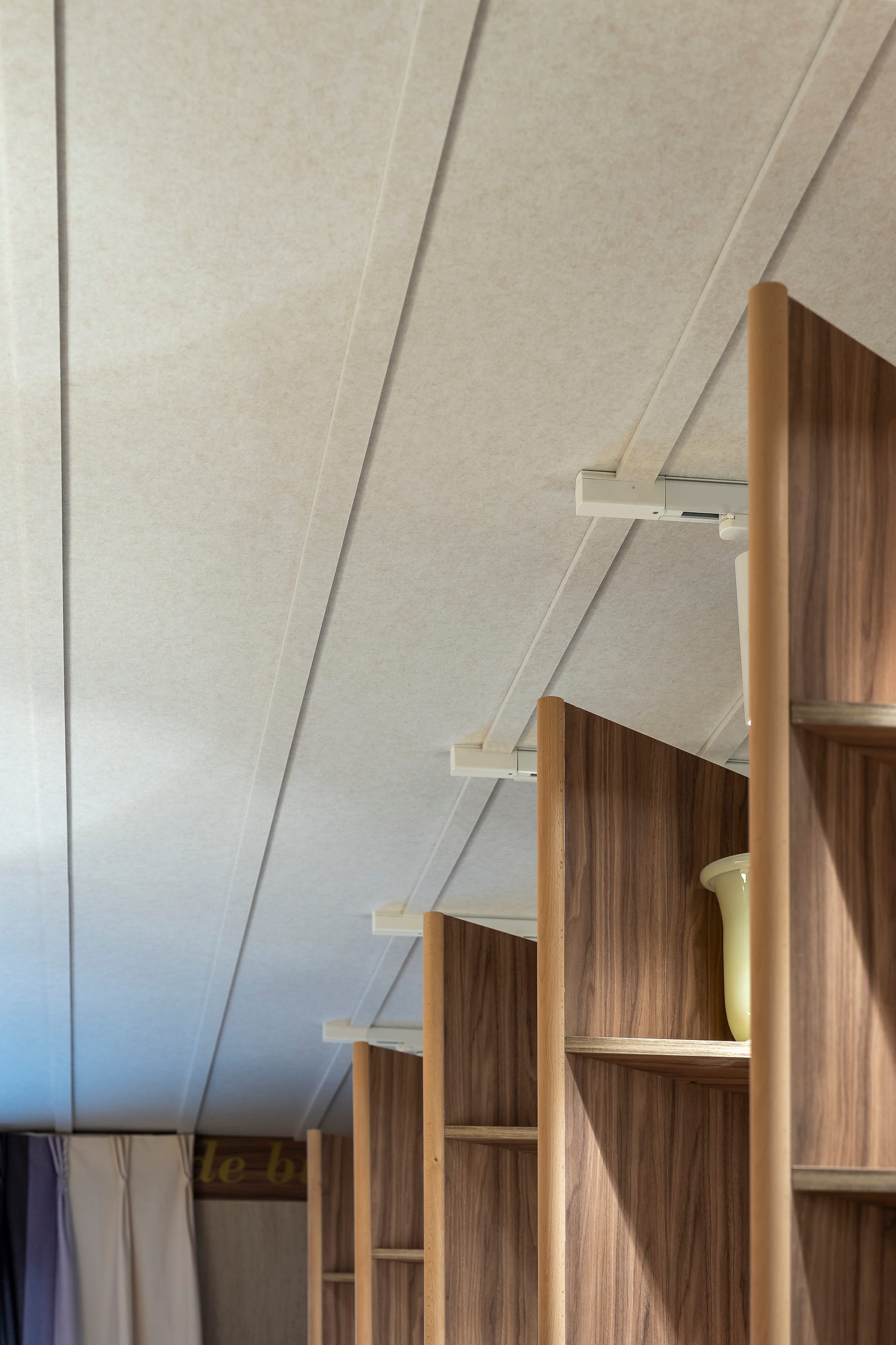 bibilioteca neolith casa decor 2026