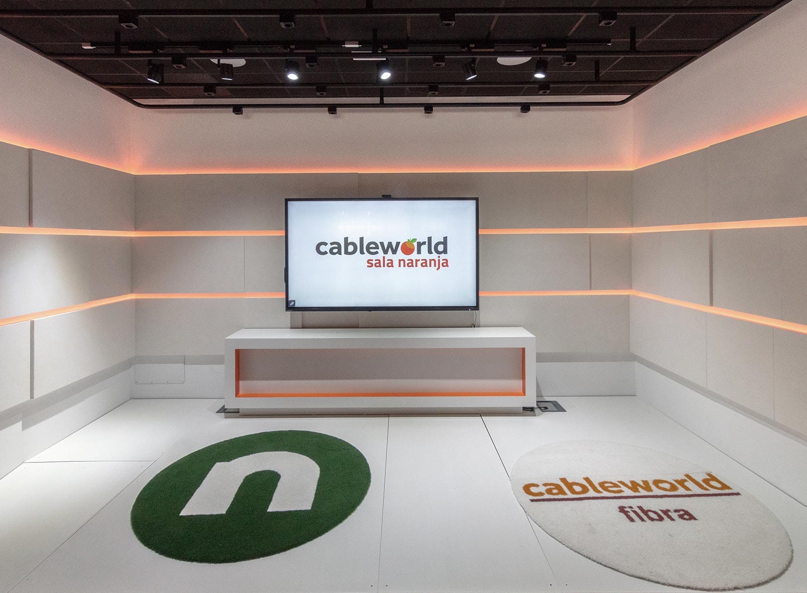 cableworld02.jpg