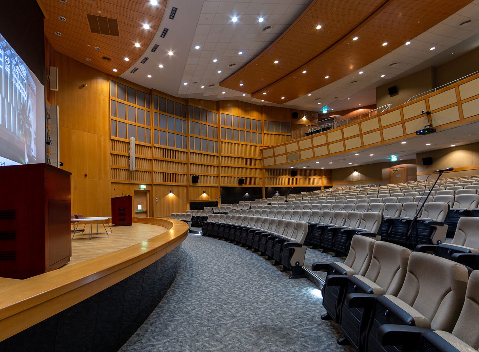 hamadsimulationcenter02.jpg